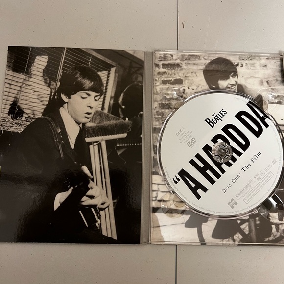 Beatles - Picture 3 of 5